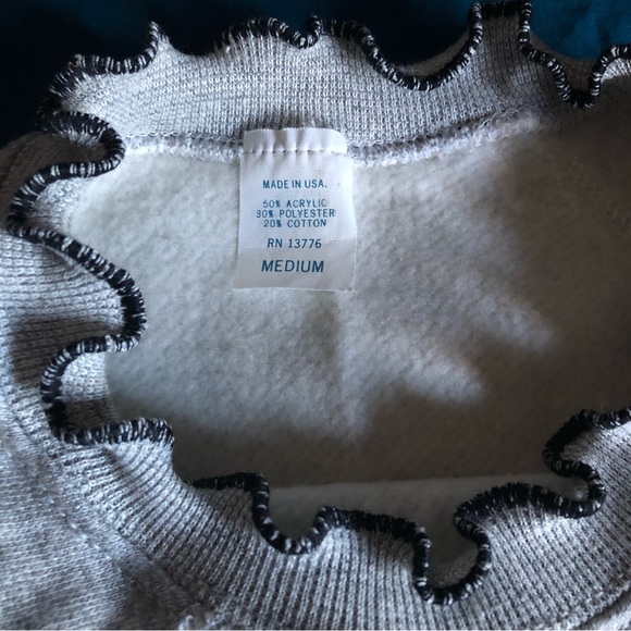 Vintage 80’s Embroidered Indiana Sweatshirt Gray Ruffled Collar & Sleeves Medium - Picture 6 of 12